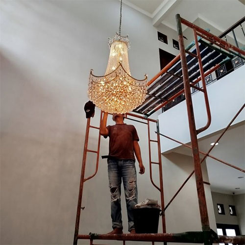 Jasa cuci servis bongkar pasang lampu kristal hias JABODETABEK (14) Jasa cuci servis bongkar pasang lampu kristal hias JABODETABEK (14)