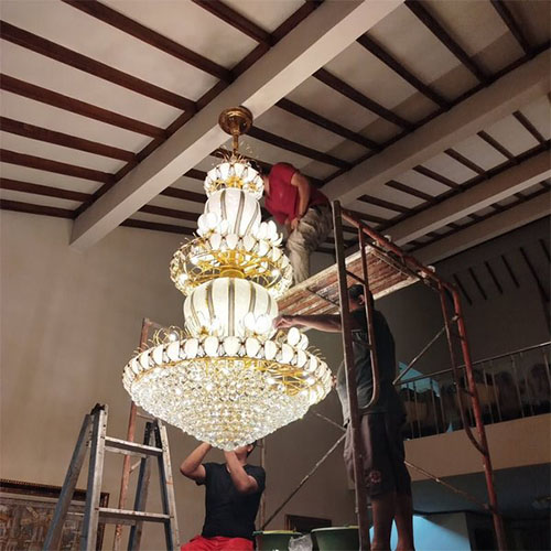 Jasa cuci servis bongkar pasang lampu kristal hias JABODETABEK (16) Jasa cuci servis bongkar pasang lampu kristal hias JABODETABEK (16)