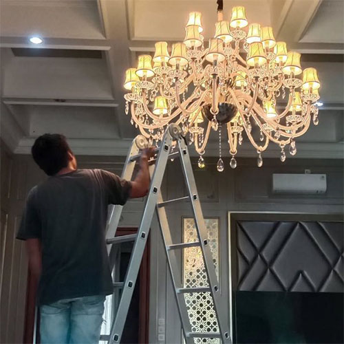 Jasa cuci servis bongkar pasang lampu kristal hias JABODETABEK (21) Jasa cuci servis bongkar pasang lampu kristal hias JABODETABEK (21)