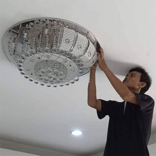 Jasa cuci servis bongkar pasang lampu kristal hias JABODETABEK (23) Jasa cuci servis bongkar pasang lampu kristal hias JABODETABEK (23)