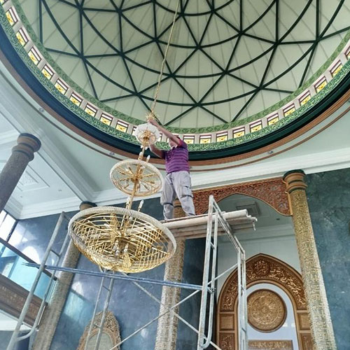 Jasa cuci servis bongkar pasang lampu kristal hias JABODETABEK (27) Jasa cuci servis bongkar pasang lampu kristal hias JABODETABEK (27)