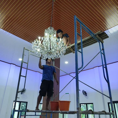 Jasa cuci servis bongkar pasang lampu kristal hias JABODETABEK (29) Jasa cuci servis bongkar pasang lampu kristal hias JABODETABEK (29)