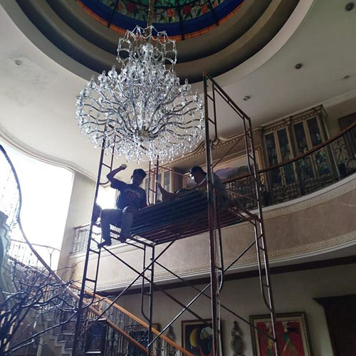 Jasa cuci servis bongkar pasang lampu kristal hias JABODETABEK (34) Jasa cuci servis bongkar pasang lampu kristal hias JABODETABEK (34)