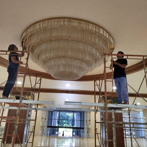 Jasa cuci servis bongkar pasang lampu kristal hias JABODETABEK (41) Jasa cuci servis bongkar pasang lampu kristal hias JABODETABEK (41)