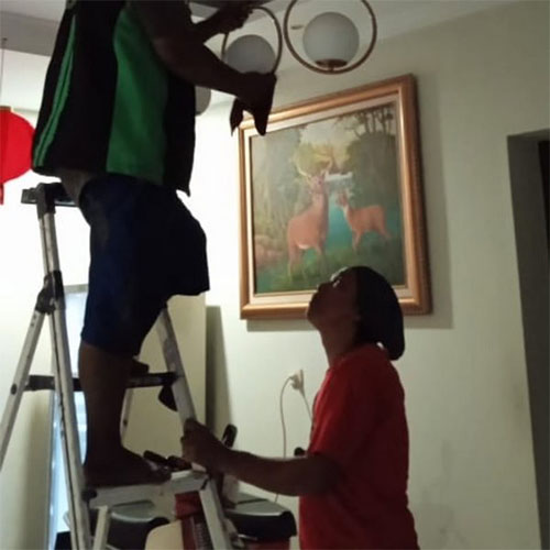 Jasa cuci servis bongkar pasang lampu kristal hias JABODETABEK (6) Jasa cuci servis bongkar pasang lampu kristal hias JABODETABEK (6)