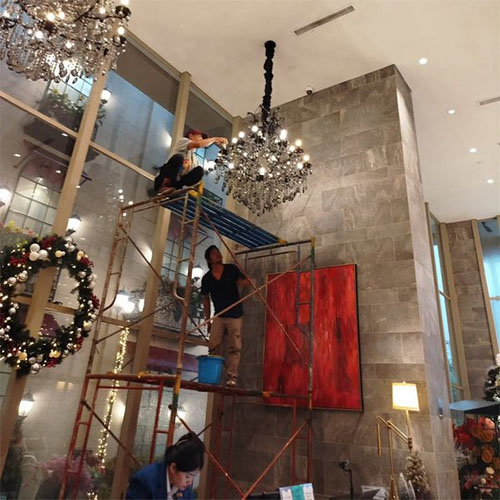 Jasa cuci servis bongkar pasang lampu kristal hias JABODETABEK (9) Jasa cuci servis bongkar pasang lampu kristal hias JABODETABEK (9)